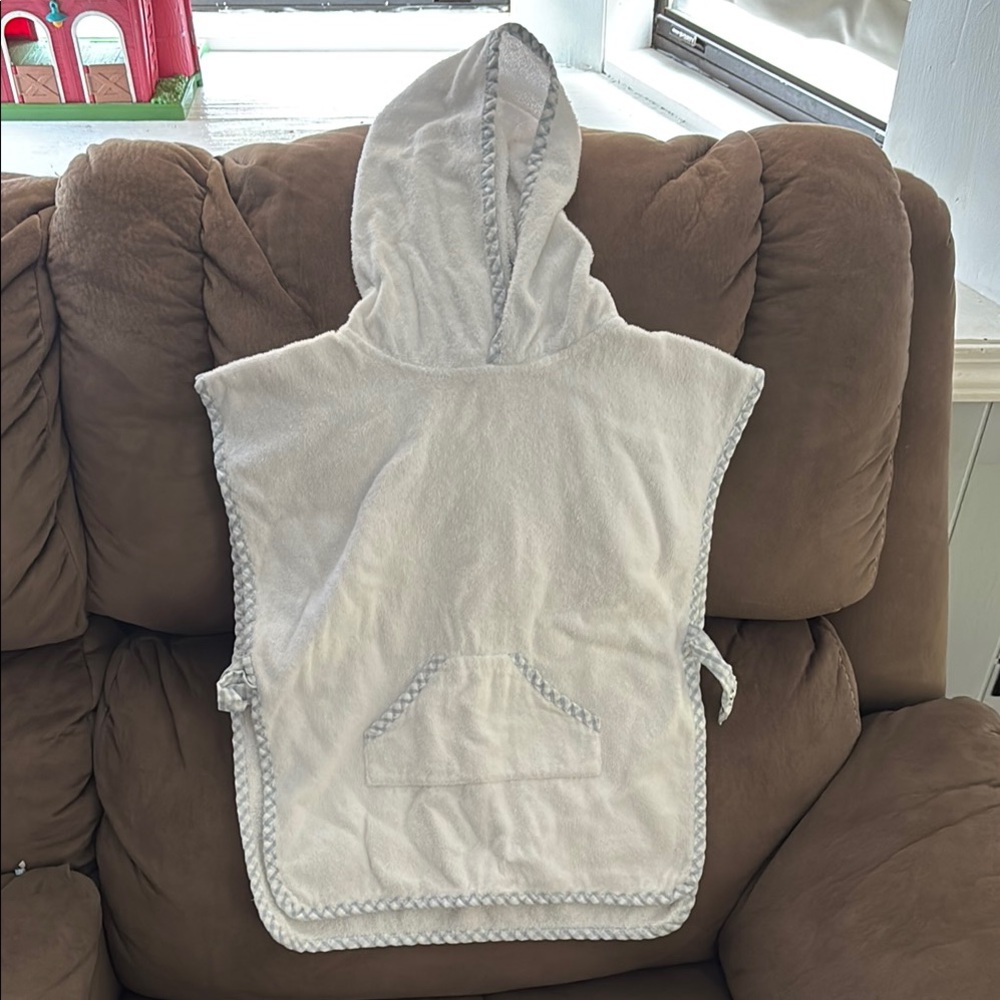 Toddler White Hooded Poncho Towel